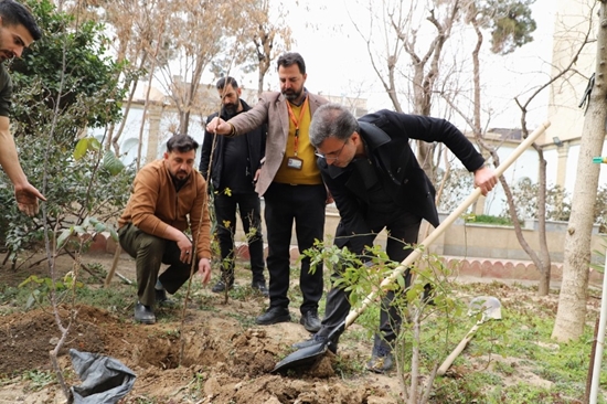 بزرگداشت روز ملی درختکاری در مجتمع بیمارستانی امیراعلم 